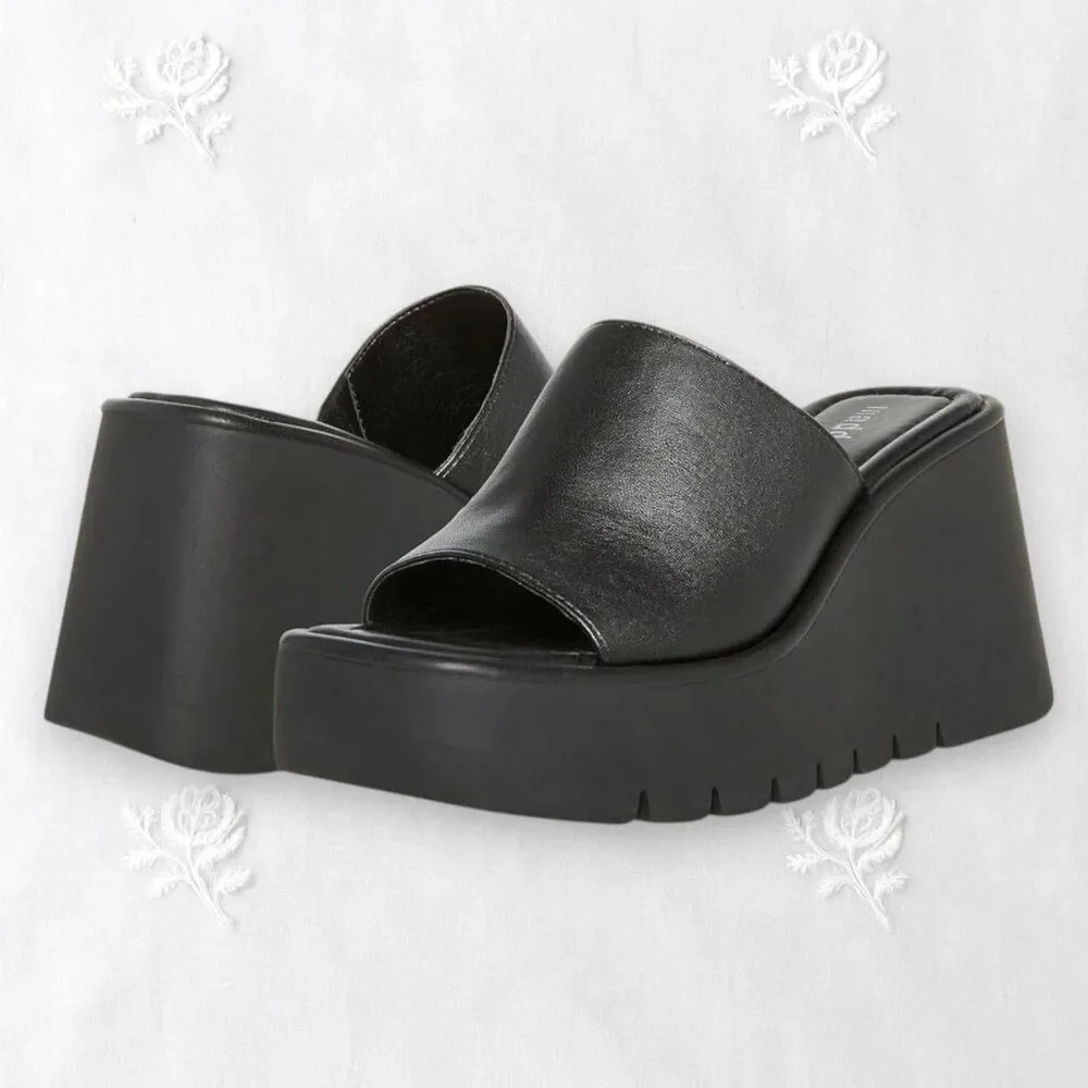 Madden Girl Chunky Open Toe 90s Style Retro Black Platform Slides US 8.5